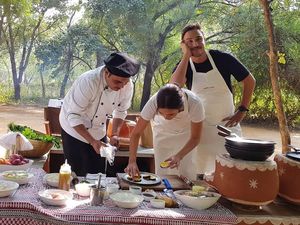 So Sweet! Liburan Ke India, Raisa dan Hamish Daud Belajar Masak Bersama So Sweet! Liburan Ke India, Raisa dan Hamish Daud Belajar Masak Bersama