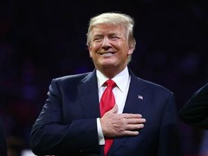 Donald Trump Ternyata Doyan Makan Permen Ini Donald Trump Ternyata Doyan Makan Permen Ini