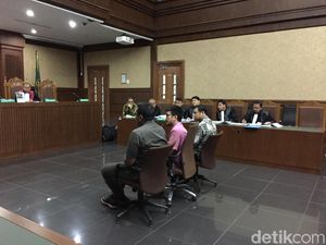 Di Sidang, Anak Buah Fahmi Akui Transfer Hampir USD 1 Juta ke Fayakhun Di Sidang, Anak Buah Fahmi Akui Transfer Hampir USD 1 Juta ke Fayakhun