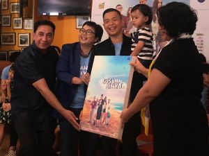 Alasan Ernest Prakasa Gandeng Ika Natassa Jadi Penulis Novel Susah Sinyal Alasan Ernest Prakasa Gandeng Ika Natassa Jadi Penulis Novel Susah Sinyal