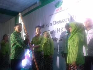 Moeldoko Lantik DPN Perempuan dan Pemuda Tani HKTI Moeldoko Lantik DPN Perempuan dan Pemuda Tani HKTI