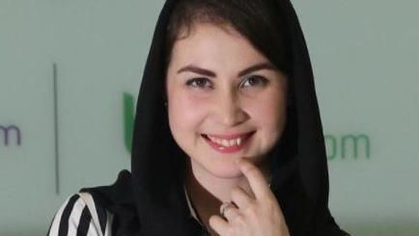 Seperti Eza Gionino, Mereka Pernah Bertikai dengan Ibunda