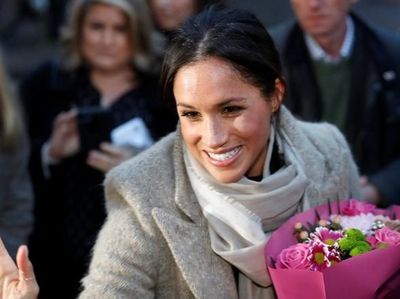 Happy! Ekspresi Calon Istri Pangeran Harry Didoakan Warga Inggris