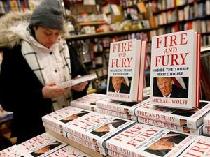 Buku Politik Donald Trump Merajai Inggris