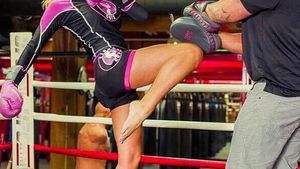 Foto: Siapa Sangka, Model Seksi dan Berotot Ini Bekas Marinir