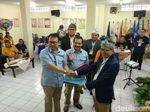 Pasangan Yossi-Aries Pede Didukung 90 Komunitas Relawan Pasangan Yossi-Aries Pede Didukung 90 Komunitas Relawan