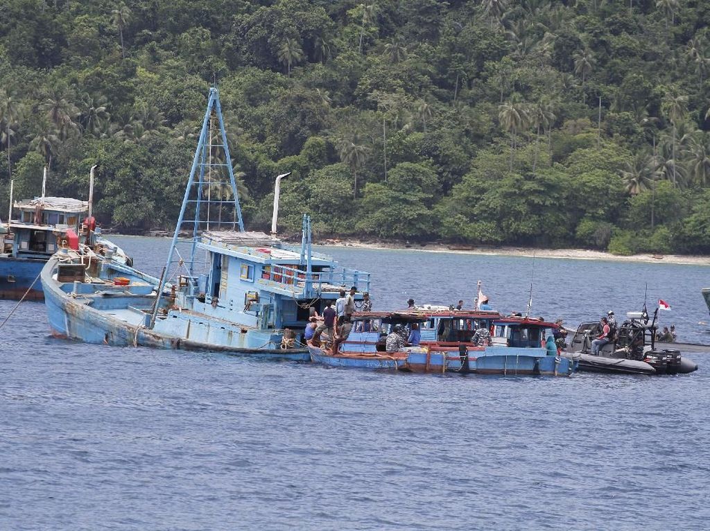 Jadi Lokasi Favorit, Laut Natuna Masih Rawan Maling Ikan Jadi Lokasi Favorit, Laut Natuna Masih Rawan Maling Ikan