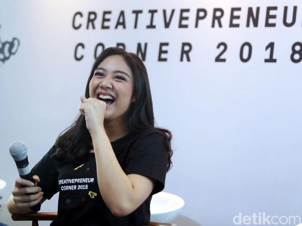 Putri Tanjung Jelaskan Creativepreneur Corner 2018