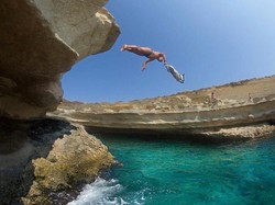 Kenalan Sama Titti, Si Anjing Penyelam