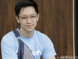 Brandon Salim Senang Dilan 1990 Ditonton Jokowi