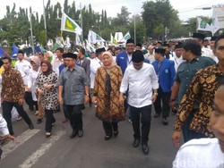 Jalan Kaki dari Masjid Baiturrahman, Sudirman-Ida Daftar Pilgub Jateng
