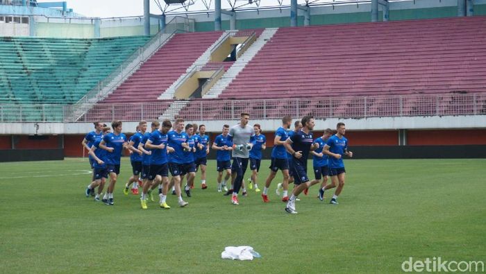 Ilustrasi: Stadion Maguwoharjo saat digunakan latihan oleh pemain Timnas islandia. (Okdwitya Karina Sari/detikSport) Ilustrasi: Stadion Maguwoharjo saat digunakan latihan oleh pemain Timnas islandia. (Okdwitya Karina Sari/detikSport)