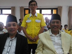 Diantar Massa Pendukung, Zaenal-Rohadi Daftar Pilbup Magelang