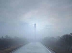 Saat Monumen di Washington DC Hilang Ditelan Kabut