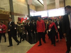 Saat Jokowi Nyanyikan Lagu Mars dan Himne PDIP