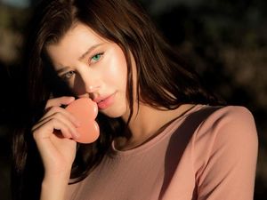 Unik! Orang-orang Ini Terlahir dengan Dua Warna Mata Berbeda