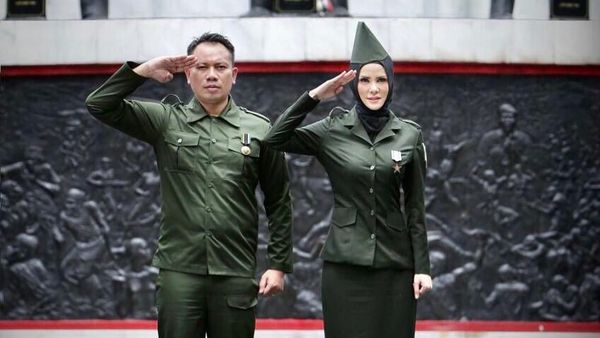 Mengintip Foto Prewedding Angel Lelga & Vicky Prasetyo Bertema Kebangsaan