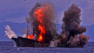 Susi Tenggelamkan Kapal Maling Ikan, Akankah Tinggal Kenangan?