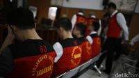 8 Terdakwa Penyelundupan 1 Ton Sabu Disidang di PN Selatan