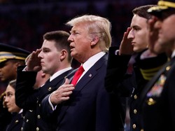 Donald Trump Tak Hafal Lagu Kebangsaan Amerika Serikat?