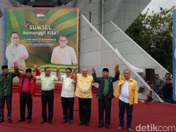 Dodi Alex Noerdin-Giri Kiemas Deklarasi di Monumen Perjuangan