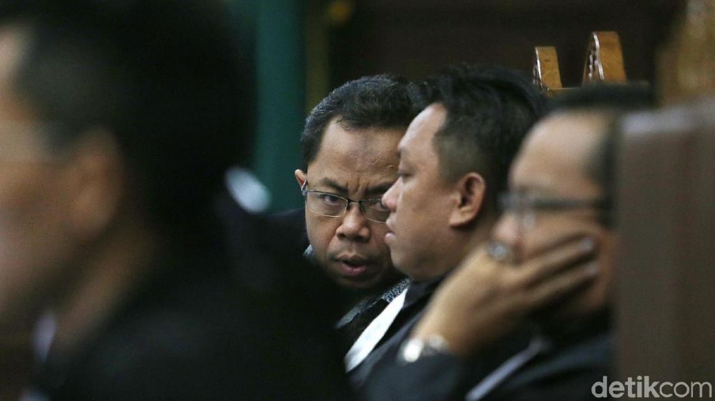 Auditor BPK Rochmadi Saptogiri Jalani Sidang Lanjutan Auditor BPK Rochmadi Saptogiri Jalani Sidang Lanjutan