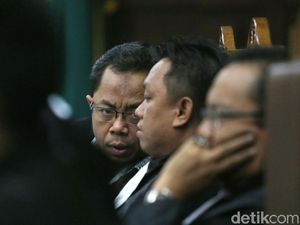 Auditor BPK Rochmadi Saptogiri Jalani Sidang Lanjutan