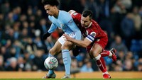Leroy Sane jadi andalan City di lini depan bersama Bernardo Silva dan Raheem Sterling. Foto: Andrew Yates/Reuters
