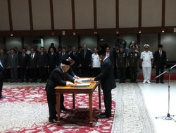 Anies Lantik 8 Pejabat Baru, Termasuk Rustam Effendi