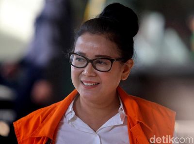 Berambut Cepol, Miryam Pede Banget saat Diperiksa KPK