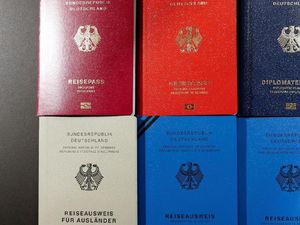 Ada Merah, Biru, Hijau, dan Hitam, Apa Makna di Balik Warna Paspor? Ada Merah, Biru, Hijau, dan Hitam, Apa Makna di Balik Warna Paspor?