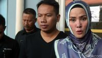 Angel Lelga Setia Dampingi Vicky Prasetyo