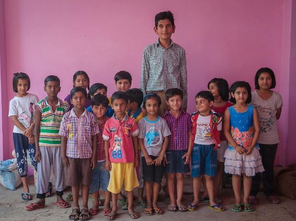 Foto: Karan Singh yang Disebut Bocah 8 Tahun Tertinggi di Dunia