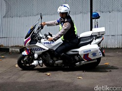 Tips Bawa Moge ala Polisi Pengawal