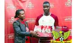 Untuk Man of The Match di Afrika: Paket Data 5GB, Bir, Sandal