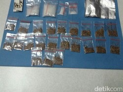Sembunyikan Narkoba di Saku Jaket Anaknya, Pria 25 Tahun Ditangkap