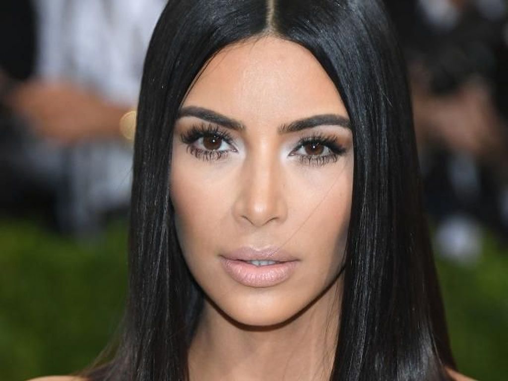 Kim Kardashian Pakai Serum Seharga Rp 150 Ribu Ini untuk Cegah Penuaan
