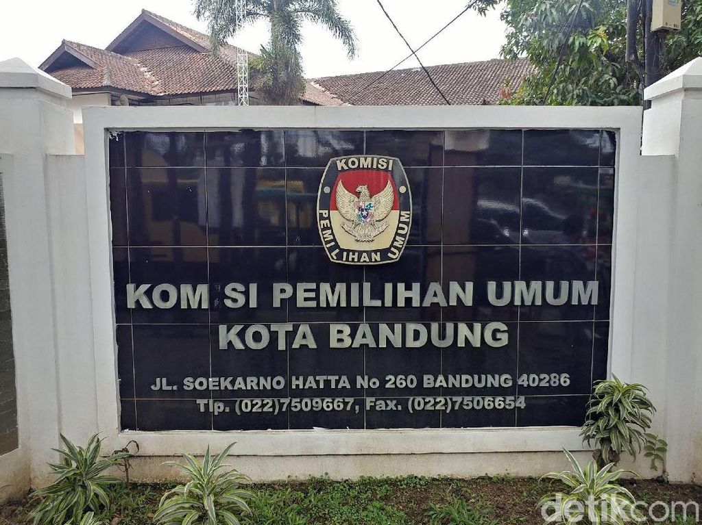 15 Ribu Pemilih Ajukan Formulir A5 di Kota Bandung 15 Ribu Pemilih Ajukan Formulir A5 di Kota Bandung