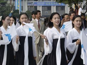 Foto: Cheerleader Korea Utara, Cantik Nggak?