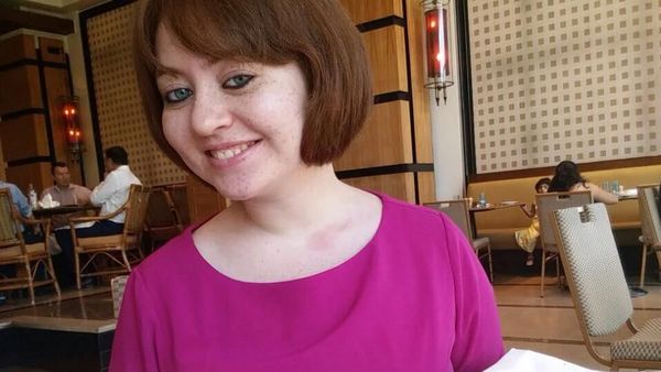 Foto Pooja, Gadis India yang Viral Karena Lebih Mirip Bule