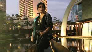 Foto: Gaya Modis Cawagub Jatim Puti Guntur Soekarno Berbusana Etnik