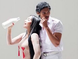 Dinilai Terlalu Seksi, Denada Hanya Ingin Beda