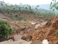 Zona 150 Meter dari Titik Tanah Bergerak di Banjarnegara Disterilkan