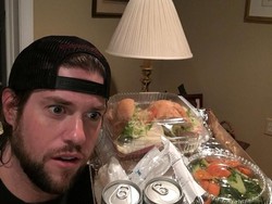 YouTuber Kuliner Kecewa  Akun L.A Beast Kena Sanksi YouTube