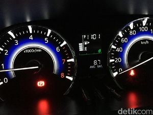 Arti Lampu Indikator Mobil yang Kedap-Kedip