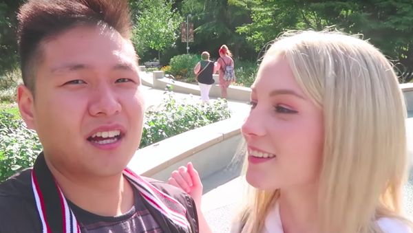 Para Bule Cantik Pacari Pria Asia yang Hebohkan Medsos