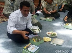 Wah, Mentan Makan Siang Lesehan Bareng Sopir hingga OB