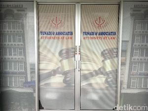 Foto: Kantor Fredrich Yunadi Digeledah KPK