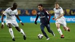 Foto: Sepatu di Jidat Neymar