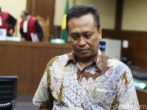 Suap Eks Panitera PN Jaksel, Akhmad Zaini Divonis 2,5 Tahun Bui